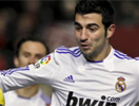 Camps 'celebra' el aniversario del carpetazo de los trajes