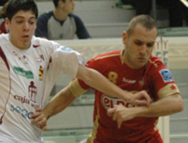 Almunia asegura que España no ha pedido ampliar el plazo del Frob para las cajas