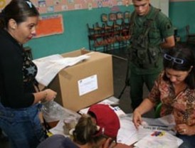 Pasajeros Air Comet en Cuba alegan 'excepción'