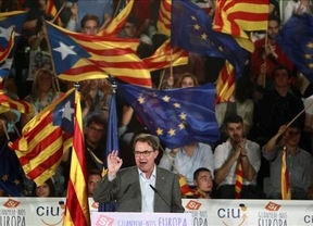 Artur Mas, acorralado por las malas encuestas, insta a llenar las urnas de votos soberanistas para avisar a Europa