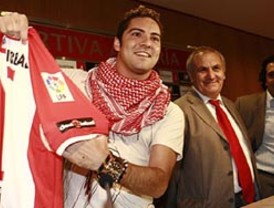 Correa asistirá a la investidura de Mujica y tratará temas de petróleo y ganadería