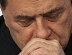 Los jueces aprovechan el 'cerco' a Berlusconi para reabrirle otra causa