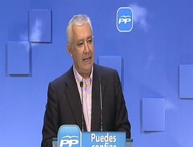 Arenas asegura que Griñán ha tardado dos años en viajar a Bruselas 'para nada'