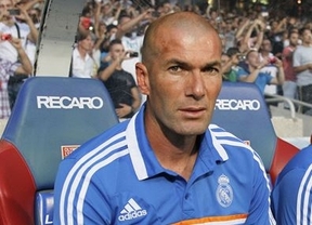 Un lujo de 'míster' para un equipo de 2ª B: Zidane entrenará al Real Madrid... Castilla