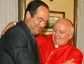 Dólar con poco cambio frente a euro este lunes