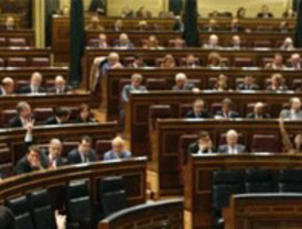 El PSOE busca un 'consenso fuerte' en el Parlamento para la reforma de las cajas