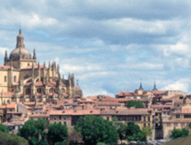 Fomento firma tres convenios para la rehabilitación del patrimonio cultural en Segovia