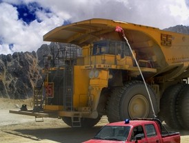 El encarecimiento del crudo impulsa recortes de vuelos en las grandes aerolíneas