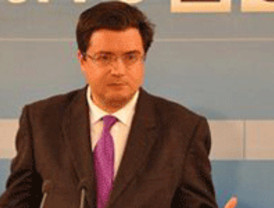 Agrio enfrentamiento entre De la Vega y Sáenz de Santamaría