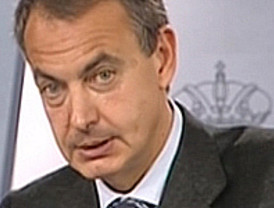 Zapatero mete presión a los sindicatos y advierte que reformará 'con o sin consenso'