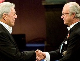 Peruano Mario Vargas Llosa recibió el Nobel de Literatura 2010