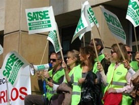 Beckham demanda a revista que lo acusa de contratar prostitutas