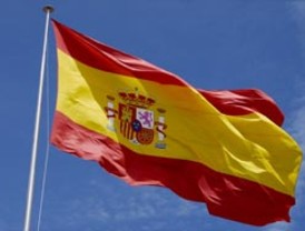 Intervenidos en Sevilla 2.200 mantones falsificados