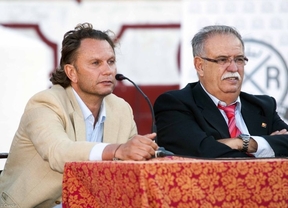 Julio Aparicio sorteará entre los asistentes el traje de luces que llevará en Manzanares