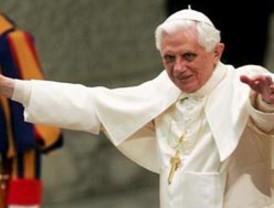 Papa Benedicto urge a reparar la injusticia cometida con los abusos sexuales