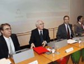 La flota del Cantábrico continuará amarrada