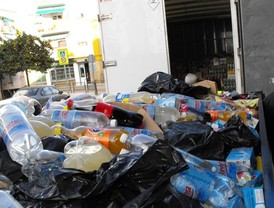Destruidas nueve toneladas de productos del supermercado que manipuló fechas de caducidad
