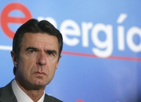 Soria señala que el sector eléctrico de España cerrará el año sin déficit y con "equilibrio"