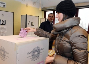 Los italianos 'pasan' de acudir en masa a las urnas: un 8% menos de participación que en 2008
