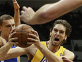 'SuperGasol' empieza a tope también en pretemporada: líder con 23 puntos ante Warriors