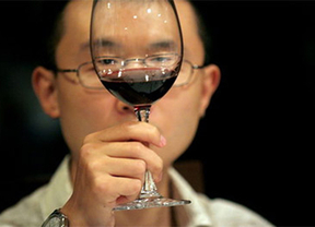 China mantine el veto a las importaciones de vino europeo, a pesar de llegar a un acuerdo por las placas solares