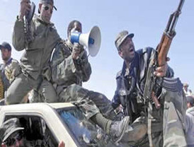 Las fuerzas rebeldes en Libia hacen avanzar línea de frente