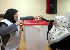 Libia, dividida en su histórica jornada electoral: júbilo en Trípoli e incertidumbre en Bengasi