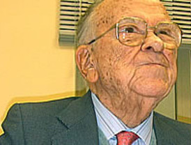 Carrillo repasa con nuestros lectores el paso de la dictadura a la democracia