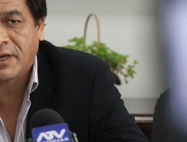 Chang pide a candidatos prudencia para no afectar la meritocracia en la educación