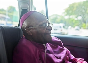 Dignidad y justicia pide que Desmond Tutu pierda el Nobel de la paz tras sus palabras sobre ETA y los 'presos políticos'