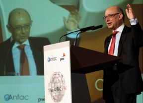 El ministro Montoro durante su intervención en el I Foro ANFAC y PWC