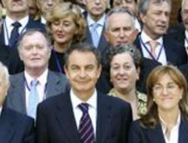 Zapatero le inyecta una dosis de confianza a los embajadores