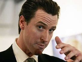 La búsqueda del desaparecido en la playa de Covachos se amplia a Suances