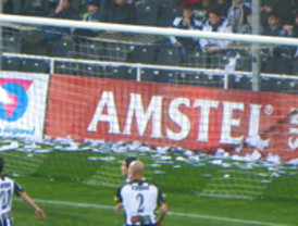 Con bermudas por la Junta