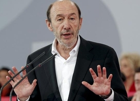 Rubalcaba afirma que el PP 'está gobernando con un desprecio absoluto' 