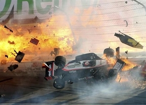 La muerte sobre ruedas: Dan Wheldon fallece tras un espectacular choque
