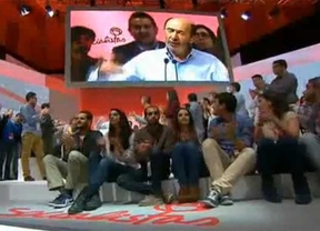 El giro del PSOE a la 'izquierda de la socialdemocracia' convence a grupos organizados de la izquierda