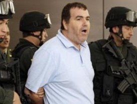 Walid Makled portaba carnet de la Guardia Nacional