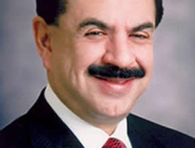 Chávez llega a Libia en el inicio de gira