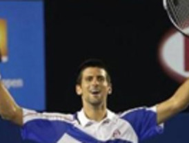 Djokovic arrolla a Murray y logra su segundo Abierto de Australia