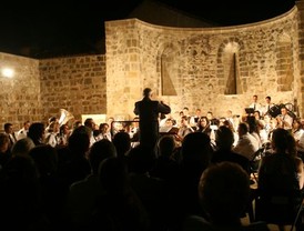 Arenas ve que el PSOE se 'reparte los cargos'