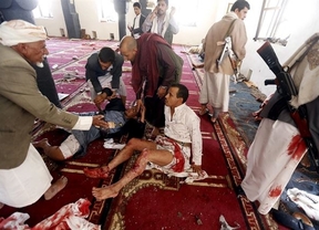 El Estado Islámico siembra el terror también en Yemen con 120 muertos y advierte: "Es solo la punta del iceberg"