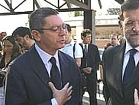 Carlos Alberto Montaner amenazado por un Comisario Político de la satrapía de los Castro.