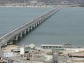 Abren puente que potencia el puerto de Manta