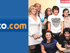 Clint Eastwood seduce a Cannes, a pesar de Angelina Jolie, y Maradona arremete contra Bush y Pelé