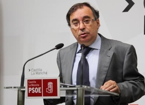 Mora acusa al SESCAM de contratar directivos 'para hacer más sencilla la privatización' 