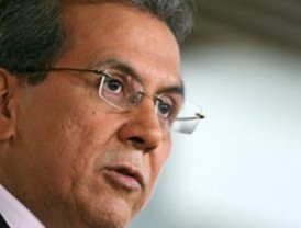 Ausiàs March s'apunta a les noves tecnologies i obre un perfil a la xarxa social Facebook per comunicar-se amb els seus lectors