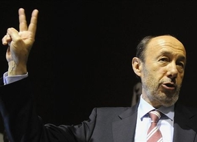 Rubalcaba reconoce no tener una solución a la crisis... pero no hará recortes