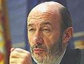 Tan mal va el proceso de paz que el Gobierno reconoce que ETA aún no ha demostrado que vaya a dejar las armas