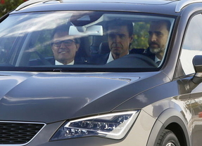 Felipe VI culmina el 30 aniversario del Seat Ibiza junto a Mas y empresarios